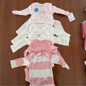 BNWT Carters onesies - Bundle of 6